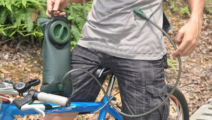 Гидратор туристический 2л, питьевая система, гидратор для рюкзака Зеленый