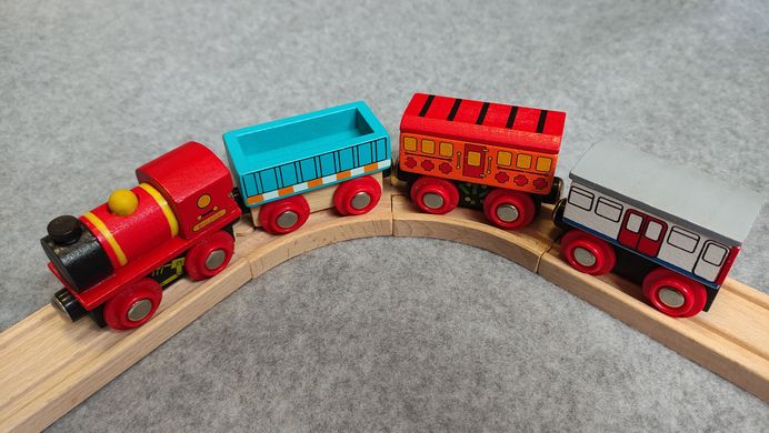 Набор паровозиков из дерева для детских железных дорог с дерева (для Edwone, Brio, Ikea, Playtive)